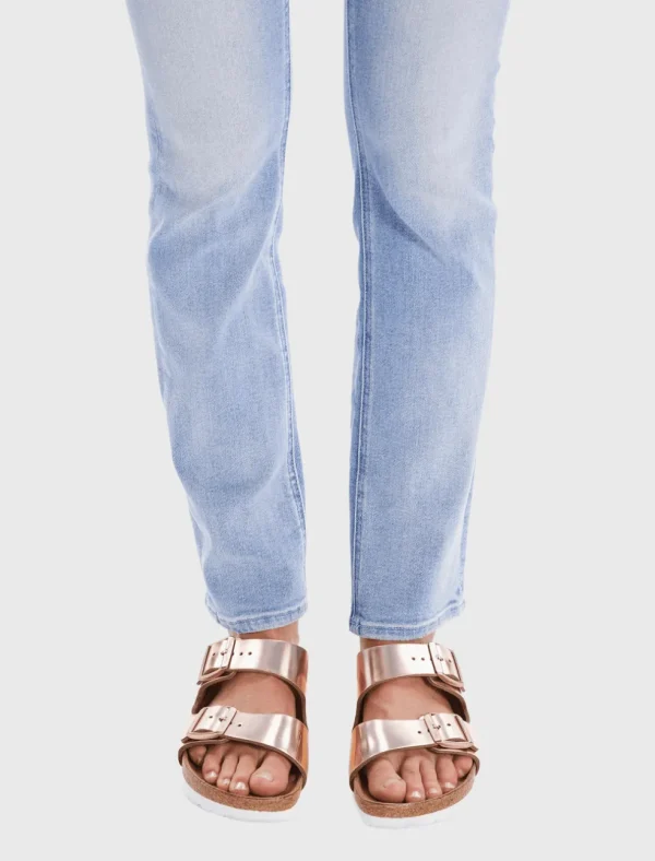 The Mid Rise Dazzler Flood Jean